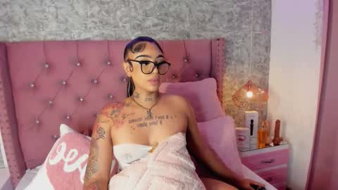 Khelany Isyy  online show from 02/21/26, 01:56