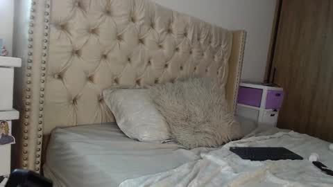 khloe33 online show from 02/21/25, 07:01