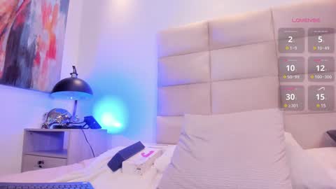 KHLOE online show from 12/24/24, 02:54