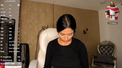 Snapshot of khloe_houston chatting on 12/13/24, 04:38 Khloe online show from 12/13/24, 04:38