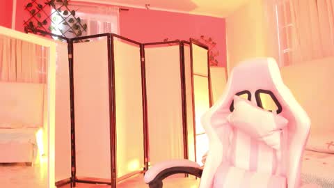 Snapshot of khloe_houston chatting on 10/22/25, 12:27 Khloe online show from 10/22/25, 12:27