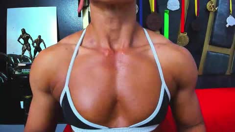 Snapshot of khloe_rossich chatting on 02/21/26, 06:20 online show from 02/21/26, 06:20