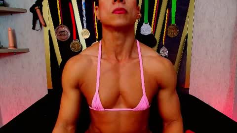 Snapshot of khloe_rossich chatting on 06/23/26, 06:28 online show from 06/23/26, 06:28