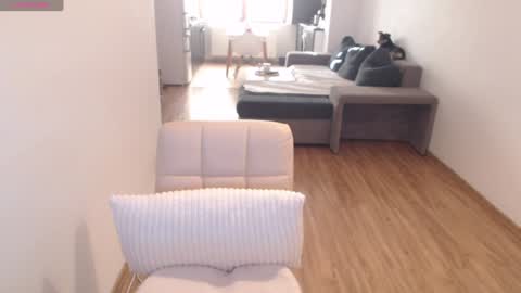 Khloe online show from 01/16/25, 01:04