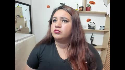 Snapshot of khloe_tommson_ chatting on 11/01/25, 01:35 khloe_tommson_ online show from 11/01/25, 01:35