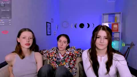 Snapshot of khloebeauty chatting on 12/16/25, 08:25 khloebeauty online show from 12/16/25, 08:25