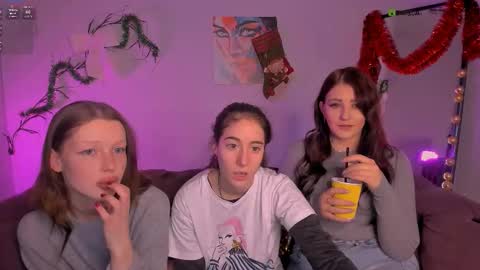 Snapshot of khloebeauty chatting on 01/07/26, 08:11 khloebeauty online show from 01/07/26, 08:11