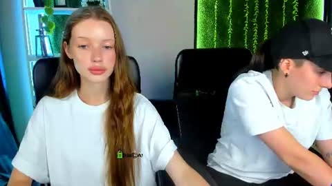 Snapshot of khloebeauty chatting on 07/07/26, 12:20 khloebeauty online show from 07/07/26, 12:20