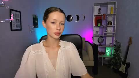 Snapshot of khloebeauty chatting on 07/21/26, 05:43 khloebeauty online show from 07/21/26, 05:43