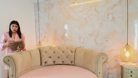 Khloe online show from 11/26/25, 04:57