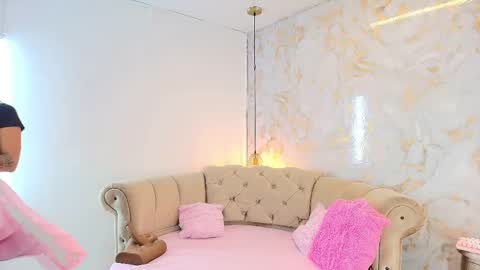 Snapshot of khloeblake chatting on 02/04/26, 05:13 Khloe online show from 02/04/26, 05:13