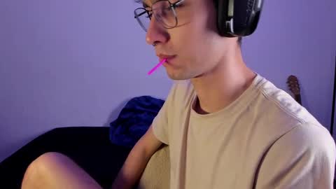 khozler_ online show from 02/15/25, 03:20