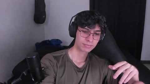 khozler_ online show from 09/30/25, 12:37