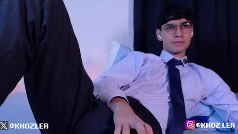 Snapshot of khozler_ chatting on 12/23/25, 12:19 khozler_ online show from 12/23/25, 12:19