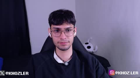 Snapshot of khozler_ chatting on 02/22/26, 04:02 khozler_ online show from 02/22/26, 04:02