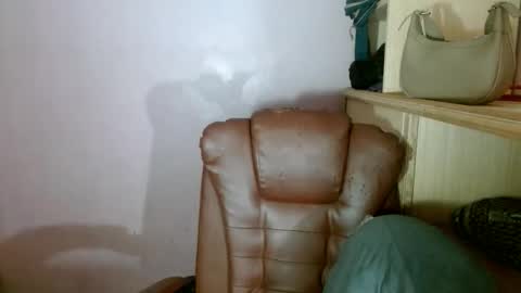 Snapshot of kiana4uxoxo chatting on 10/18/25, 07:03 Kiana online show from 10/18/25, 07:03