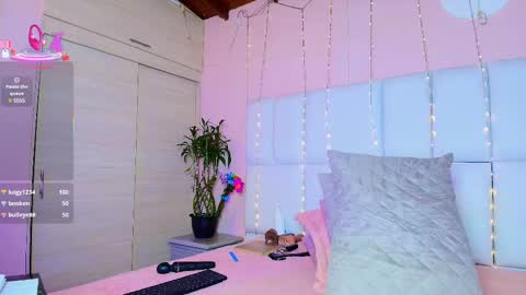    N         M online show from 03/12/25, 06:44