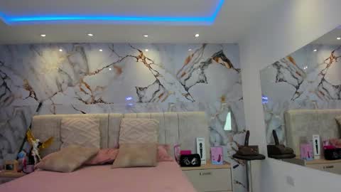    N         M online show from 12/20/25, 11:28