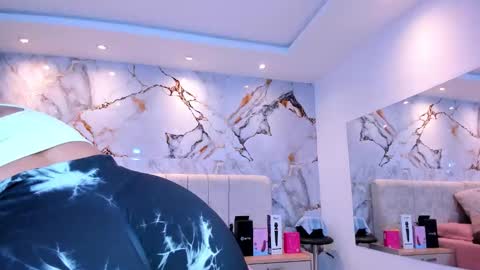    N         M online show from 03/18/26, 03:42