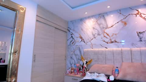    N         M online show from 04/12/26, 01:32