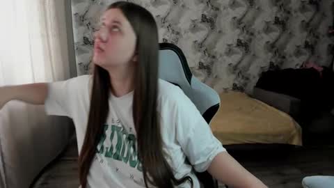 kianna_dior_ online show from 02/08/26, 06:39