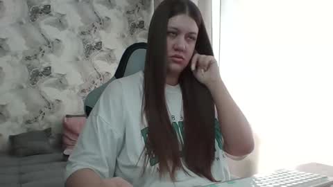 kianna_dior_ online show from 04/01/26, 10:05