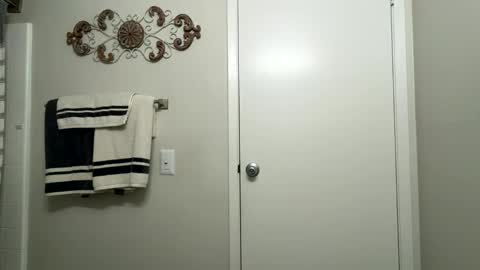 kiannaluv online show from 10/22/25, 02:28