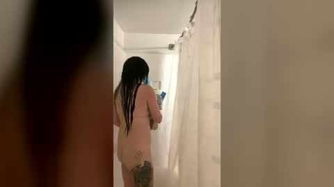 Snapshot of kiannaluv chatting on 07/14/26, 12:33 kiannaluv online show from 07/14/26, 12:33