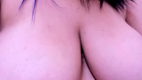 kiara Cruz online show from 12/21/25, 08:32