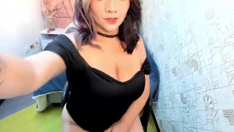 kiara Cruz online show from 04/10/26, 08:35