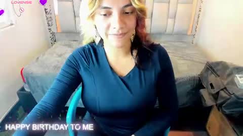 Snapshot of kiara_cruz__ chatting on 06/17/26, 08:10 kiara Cruz online show from 06/17/26, 08:10