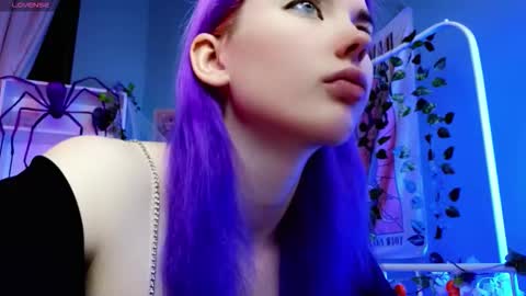 Kira online show from 10/23/25, 09:24