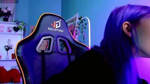 Kira online show from 11/13/25, 09:25