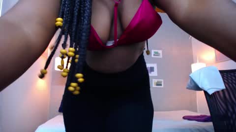 Snapshot of kiara_evanss chatting on 12/06/24, 12:45 Kiara online show from 12/06/24, 12:45