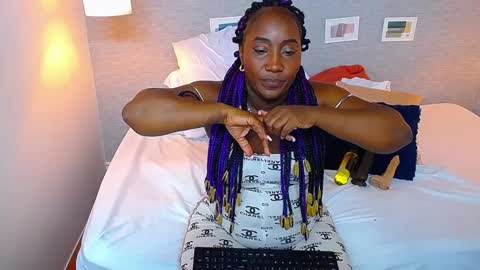 Snapshot of kiara_evanss chatting on 01/15/25, 11:19 Kiara online show from 01/15/25, 11:19