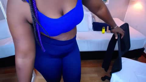 Snapshot of kiara_evanss chatting on 03/05/25, 03:07 Kiara online show from 03/05/25, 03:07