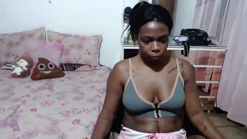 Snapshot of kiara_kaneel_40 chatting on 06/19/26, 06:01 KANEEL online show from 06/19/26, 06:01