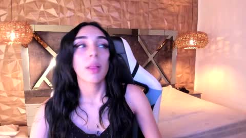 kiara_velvet__ online show from 04/15/26, 04:08