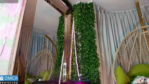 Kiara Zahiri online show from 09/12/25, 11:10