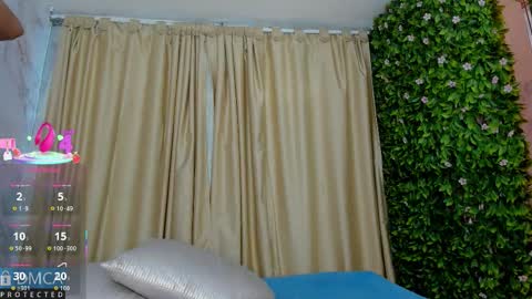 Kiara Zahiri online show from 09/25/25, 11:14