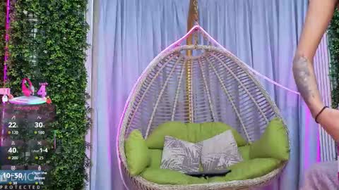 Kiara Zahiri online show from 10/06/25, 11:07