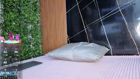 Kiara Zahiri online show from 10/17/25, 11:02