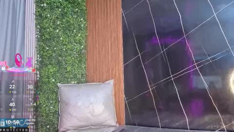 Kiara Zahiri online show from 10/21/25, 10:49