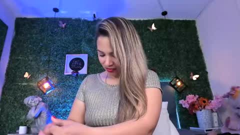 Snapshot of kiaraa88 chatting on 05/27/26, 01:57 Valery online show from 05/27/26, 01:57