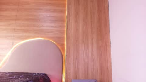 kiaralopez_ online show from 04/18/26, 03:10