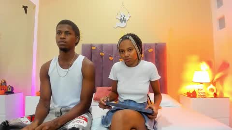 Sara Palacios online show from 10/16/25, 04:13