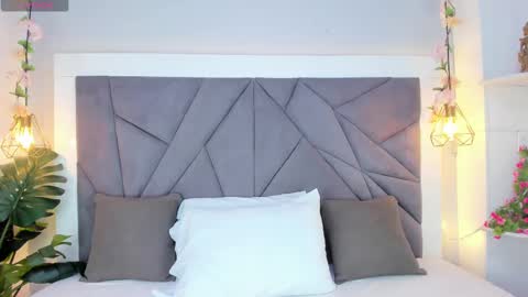 kiarha  online show from 10/04/25, 11:19