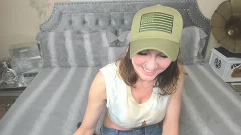 Snapshot of kiarose chatting on 01/29/25, 05:40 Kia Rose online show from 01/29/25, 05:40