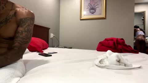 Snapshot of kibrombariu45 chatting on 11/04/25, 08:41 HunneysPlayRoom online show from 11/04/25, 08:41