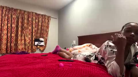 Snapshot of kibrombariu45 chatting on 12/14/25, 10:53 HunneysPlayRoom online show from 12/14/25, 10:53